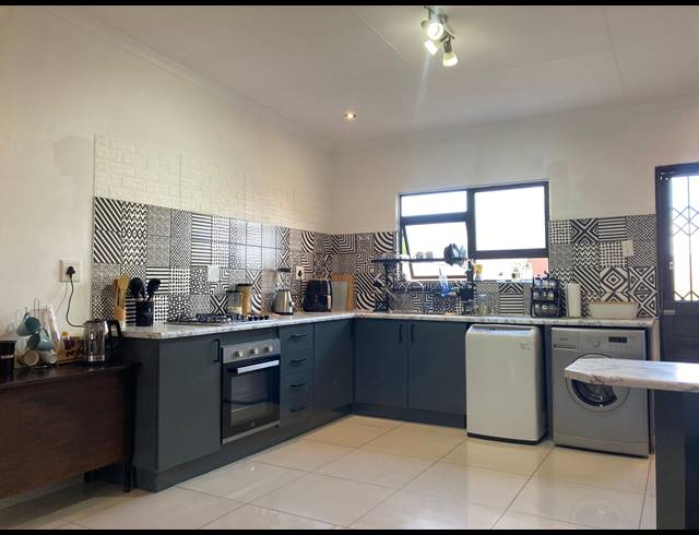 3 BEDROOM TOWNHOUSE FOR SALE IN LIEFDE EN VREDE